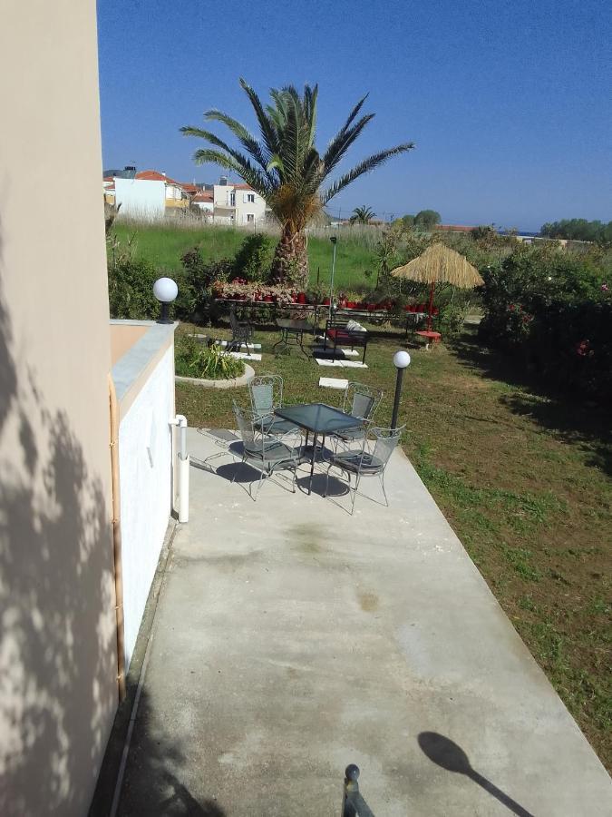 Studios Στουσ Πυργουσ Θερμησ Mytilíni Exterior foto