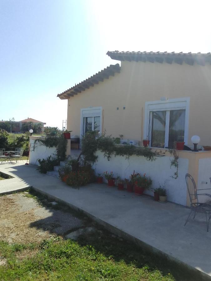 Studios Στουσ Πυργουσ Θερμησ Mytilíni Exterior foto